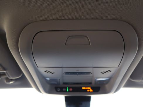 Certified 2024 GMC Terrain SLT image 29