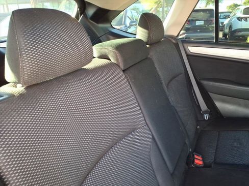 Used 2017 Subaru Outback 2.5i Premium image 14