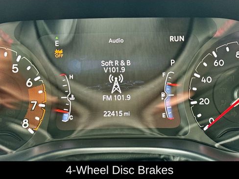 Used 2025 Jeep Compass Trailhawk AWD/4WD image 12