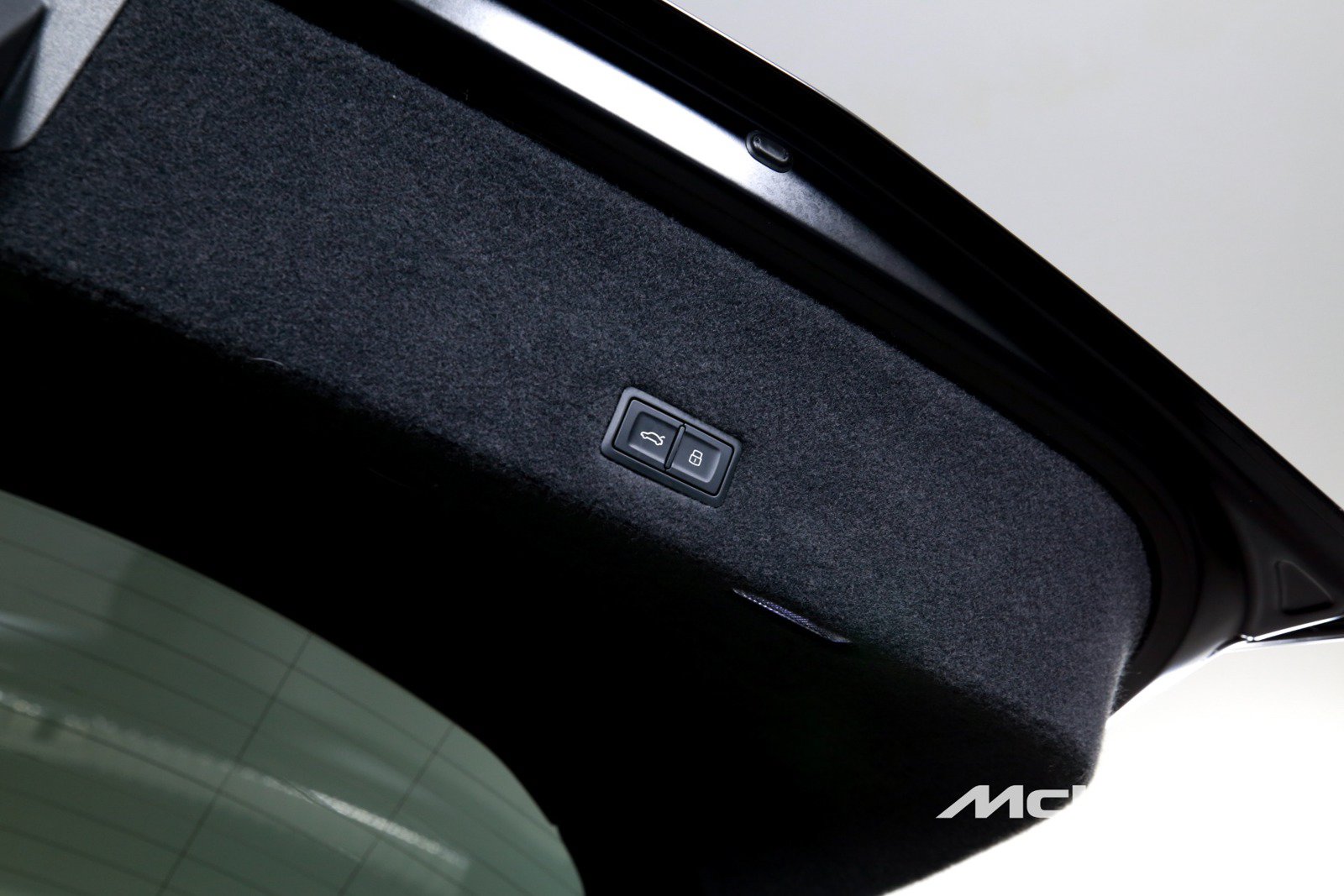 Used 2022 Lamborghini Urus AWD/4WD image 23