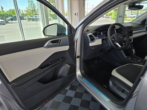 New 2026 Volkswagen Taos SE AWD/4WD image 30