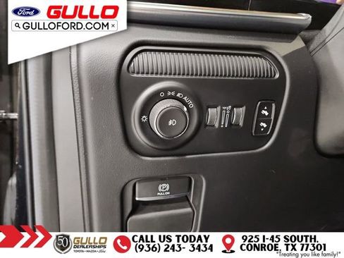 Used 2022 Jeep Grand Wagoneer Series II w/ Rear Seat Video Group 1 image 20