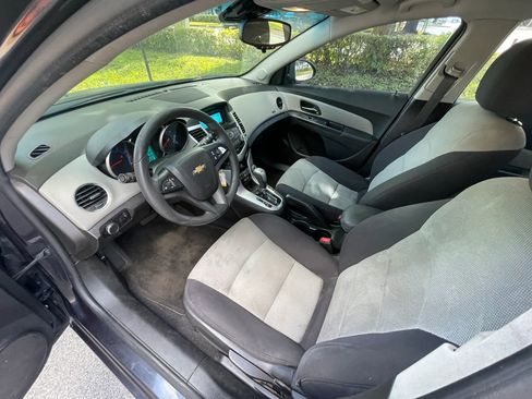 Used 2015 Chevrolet Cruze LS image 14