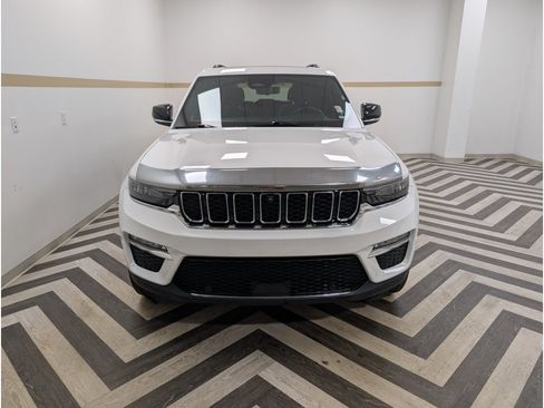 Used 2024 Jeep Grand Cherokee Limited w/ Luxury Tech Group II AWD/4WD image 28