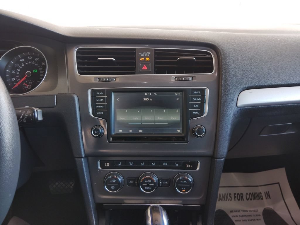 Used 2016 Volkswagen e-Golf SE w/ DC Fast Charging Package FWD image 23