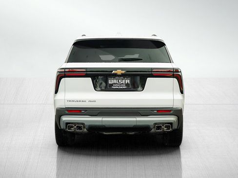 New 2026 Chevrolet Traverse LT w/ Sun and Wheel Package AWD/4WD image 5