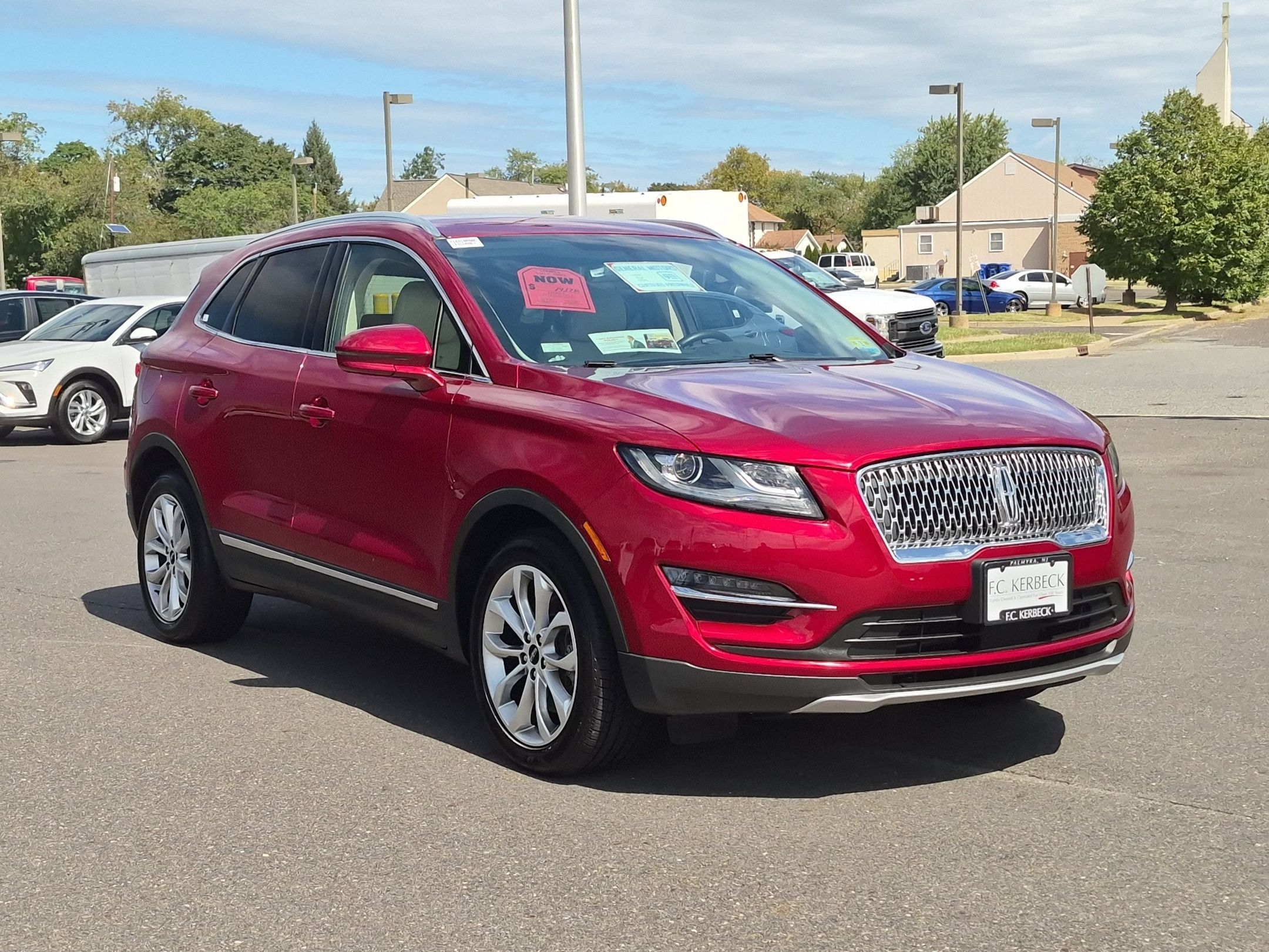 Used 2019 Lincoln MKC Select w/ Select Plus Package AWD/4WD image 2