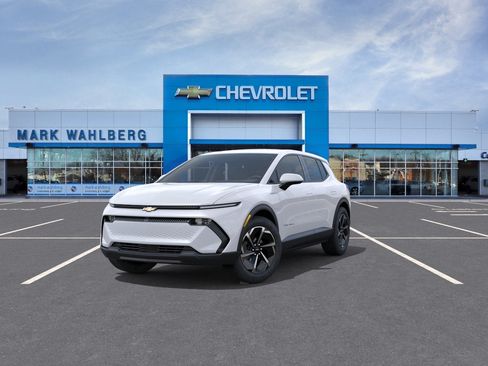 New 2026 Chevrolet Equinox EV LT FWD image 32