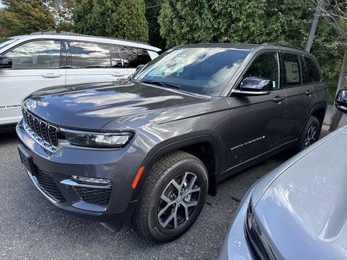 New 2025 Jeep Grand Cherokee Limited w/ MOPAR Finishing Package image 4