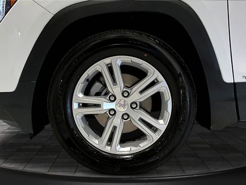 Used 2024 GMC Terrain SLE FWD image 33