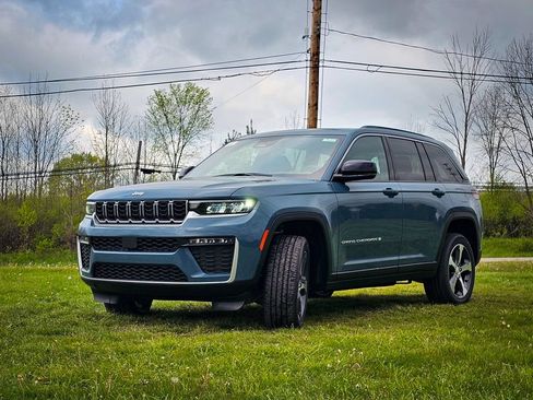 New 2026 Jeep Grand Cherokee Limited AWD/4WD image 7
