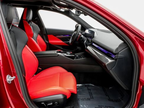 Used 2025 BMW M5 w/ Carbon Package image 29