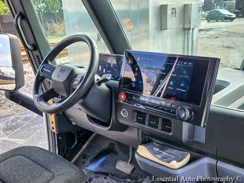 Used 2024 Chevrolet Brightdrop 600 w/ Commercial Equipment Package image 13