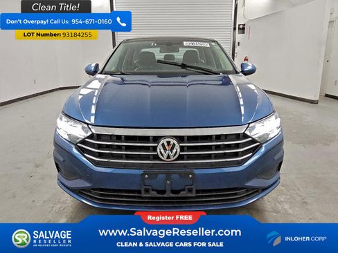 Used 2019 Volkswagen Jetta SE w/ Cold Weather Package image 3