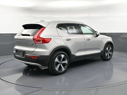 Used 2023 Volvo XC40 B5 Plus w/ Driver Assist Package AWD/4WD image 8
