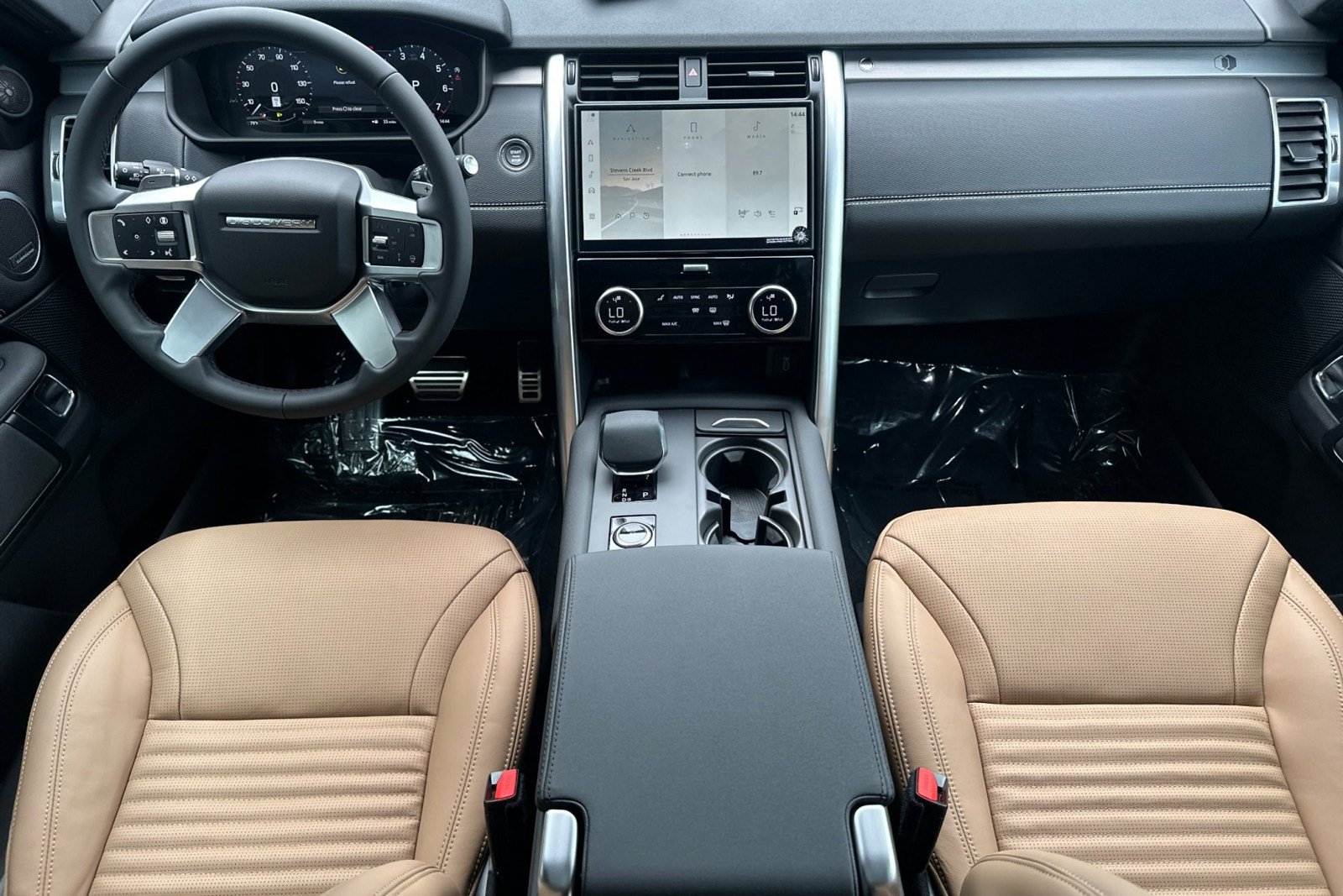 New 2026 Land Rover Discovery Limited Edition AWD/4WD image 25