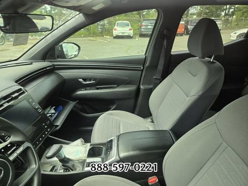 Used 2024 Hyundai Santa Cruz SEL FWD image 2