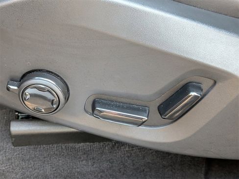 Certified 2023 Volvo XC60 B5 Ultimate w/ Climate Package image 21