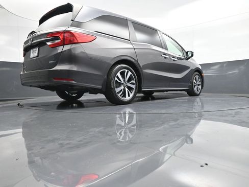 Certified 2022 Honda Odyssey Touring image 32