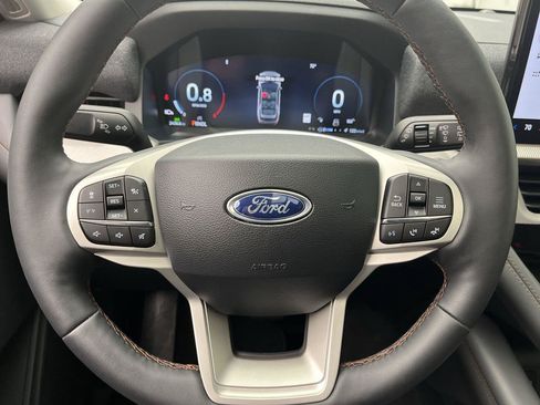 Used 2026 Ford Explorer Active w/ Active Comfort Package AWD/4WD image 16