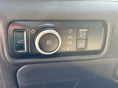 Used 2023 Ford Explorer XLT w/ Equipment Group 202A AWD/4WD image 31