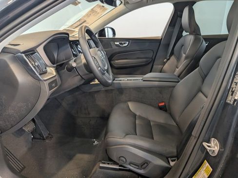 Used 2025 Volvo XC60 B5 Core w/ Protection Package Premier image 10