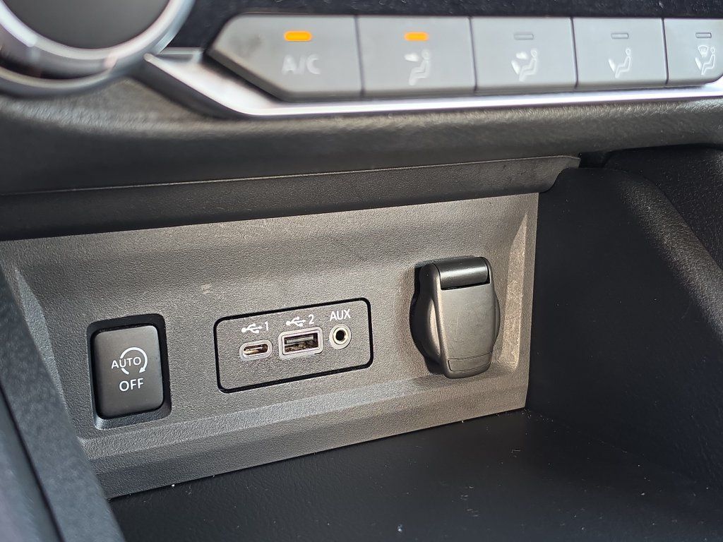 Used 2024 Nissan Sentra SV FWD image 26