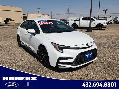 Used 2024 Toyota Corolla SE image 1