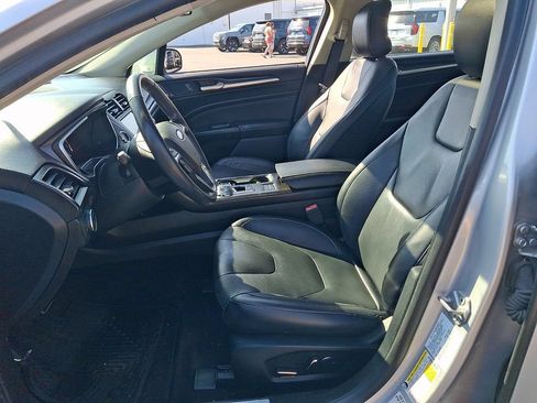 Used 2018 Ford Fusion Titanium FWD image 15