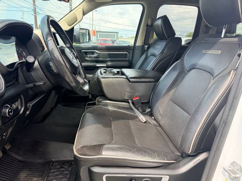 Used 2019 RAM 1500 Laramie AWD/4WD image 12