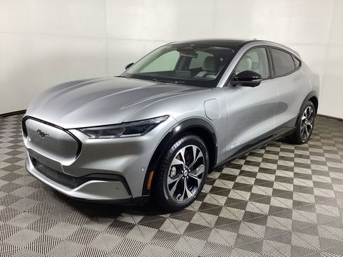 Used 2021 Ford Mustang Mach-E Premium image 5