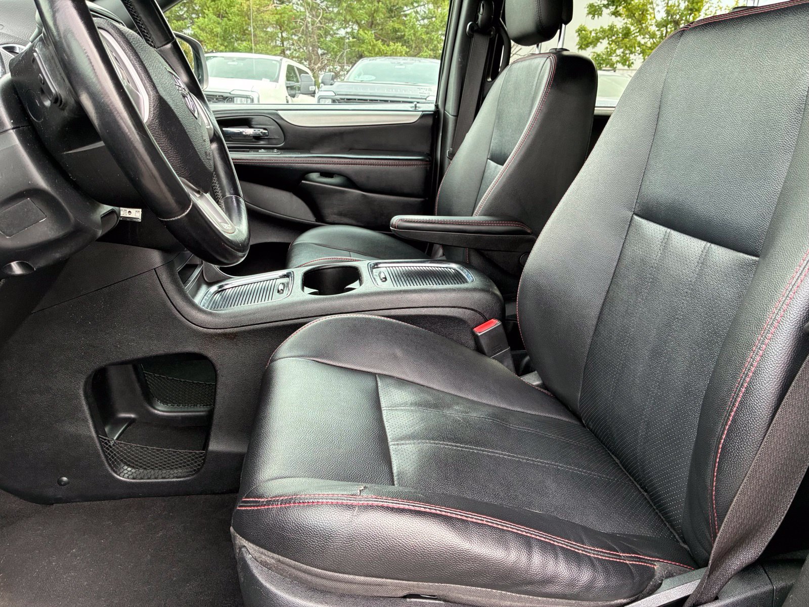 Used 2020 Dodge Grand Caravan GT FWD image 14