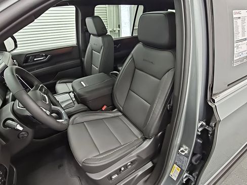 New 2025 GMC Yukon XL Denali w/ Sun & Power Step Package image 29