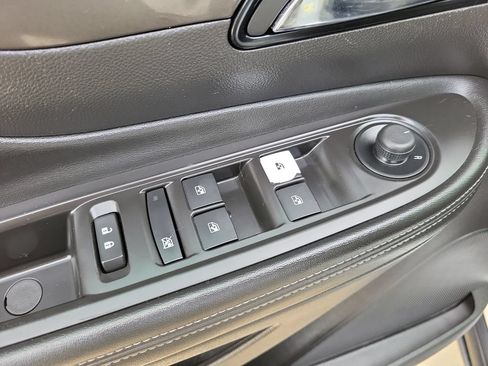 Used 2019 Buick Encore Essence w/ Safety Package II FWD image 19