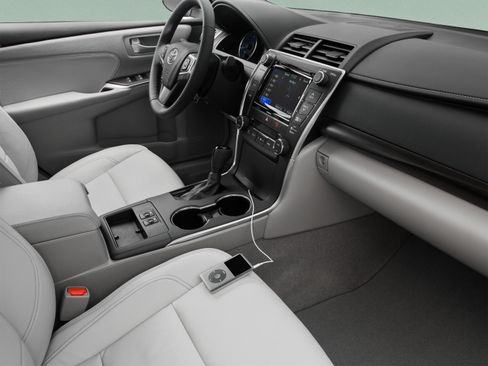 Used 2017 Toyota Camry SE FWD image 31