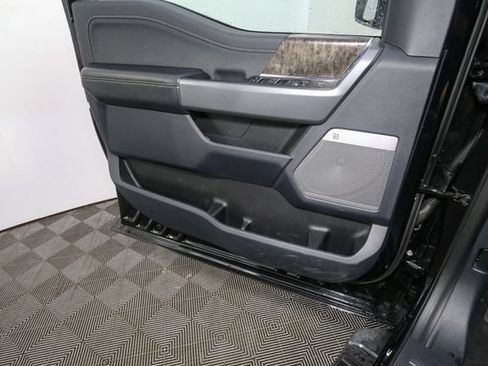 Used 2025 Ford F250 Lariat w/ Black Appearance Package AWD/4WD image 39