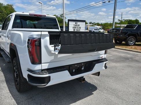Used 2024 GMC Sierra 2500 AT4 image 14