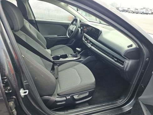 Used 2025 Kia K4 FWD image 10