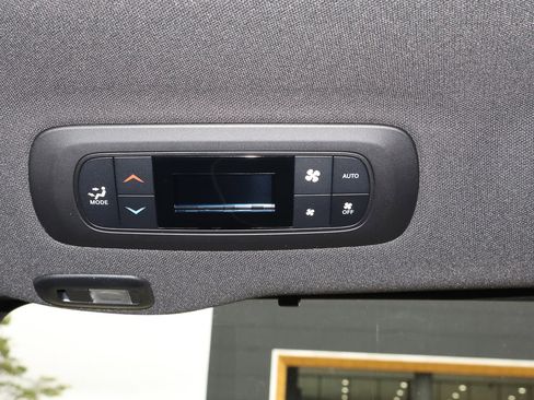 New 2026 Chrysler Pacifica Limited w/ Uconnect Theater Family Group image 21