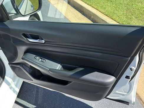 Used 2022 Nissan Altima 2.5 S FWD image 14