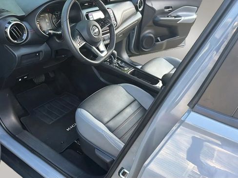Used 2023 Nissan Kicks SR w/ SR Premium Package FWD image 37