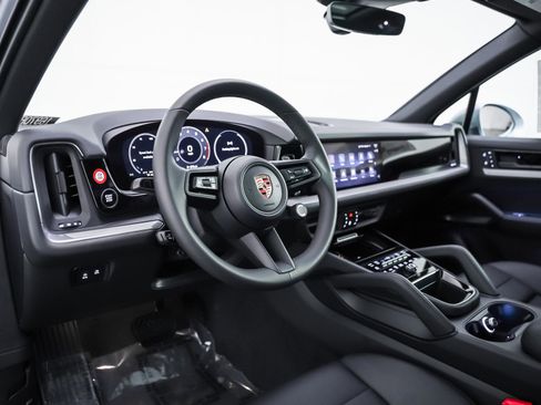 New 2026 Porsche Cayenne image 4