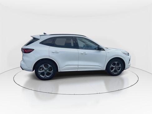 Used 2024 Ford Escape ST-Line w/ Equipment Group 301A image 9