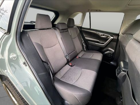 Used 2019 Toyota RAV4 XLE w/ Convenience Package FWD image 20