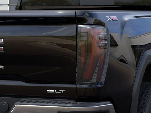 New 2026 GMC Sierra 2500 SLT w/ SLT Premium Package AWD/4WD image 11