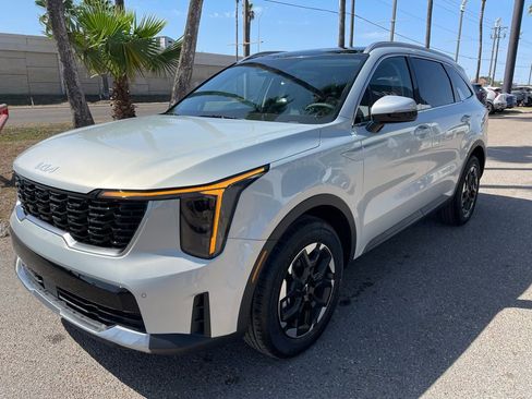 New 2026 Kia Sorento S image 3