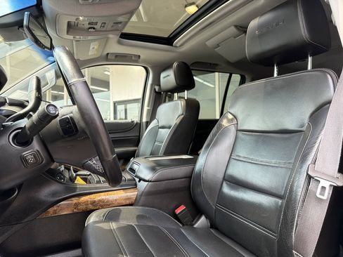 Used 2015 GMC Yukon XL Denali w/ Touring Package AWD/4WD image 39