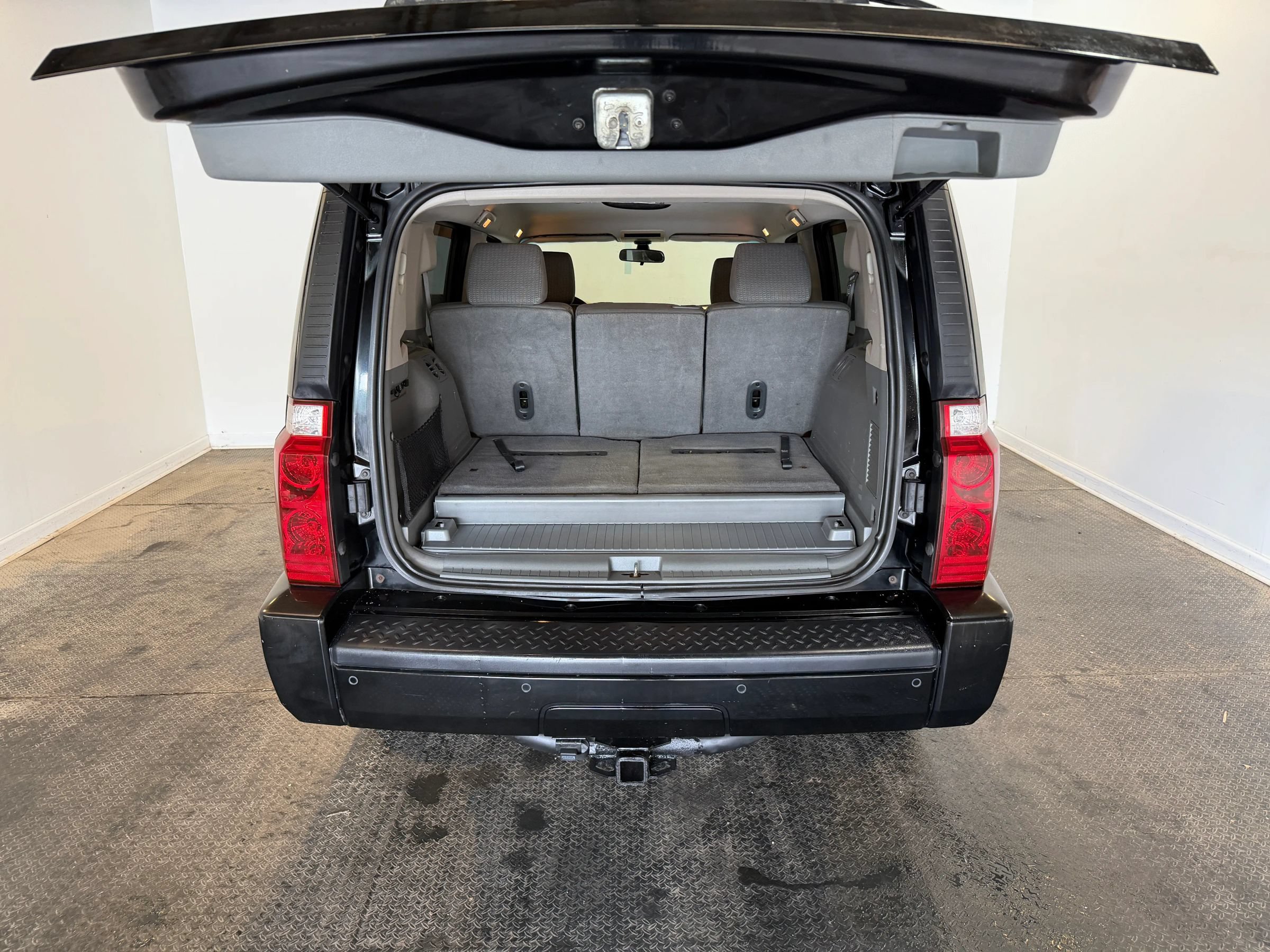 Used 2007 Jeep Commander Sport RWD image 37