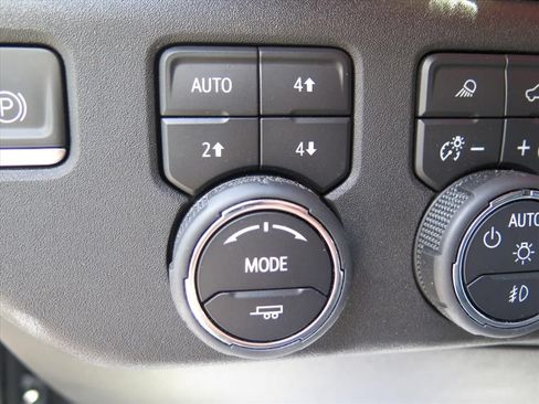 Used 2023 Chevrolet Silverado 1500 LTZ w/ LTZ Convenience Package II AWD/4WD image 11