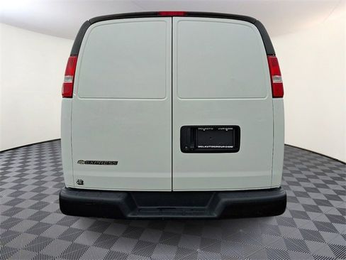 Used 2020 Chevrolet Express 2500 w/ Driver Convenience Package image 5